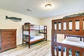 Walk to Beach: Galveston Getaway w/ Deck!