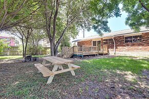 Walk to Beach: Galveston Getaway w/ Deck!