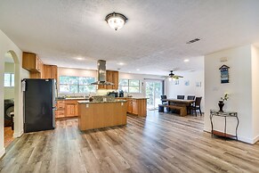 Walk to Beach: Galveston Getaway w/ Deck!