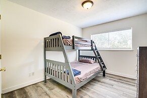 Walk to Beach: Galveston Getaway w/ Deck!