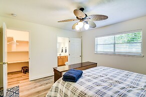 Walk to Beach: Galveston Getaway w/ Deck!