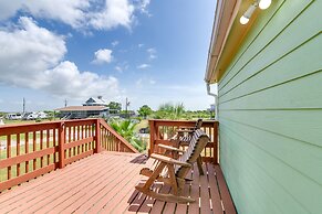 Deck & Grill: Sunny Cottage in Crystal Beach!