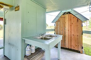 Deck & Grill: Sunny Cottage in Crystal Beach!