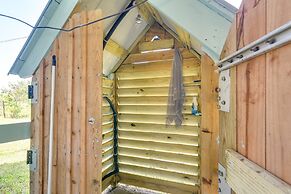 Deck & Grill: Sunny Cottage in Crystal Beach!