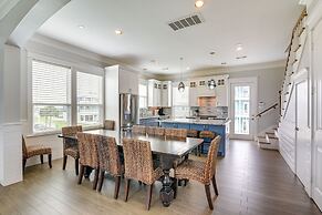 Walk to Ocean: Beach House w/ 2 Decks in Galveston