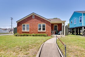 2 Mi to Beach: Galveston Vacation Rental!