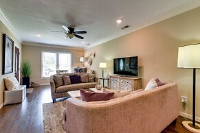 2 Mi to Beach: Galveston Vacation Rental!
