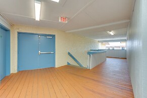 Top-floor Condo w/ Ocean Views in Hilton Head!