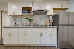 Efficiently Equipped Pacifica Apt - 1 Mi to Beach!