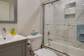 Efficiently Equipped Pacifica Apt - 1 Mi to Beach!