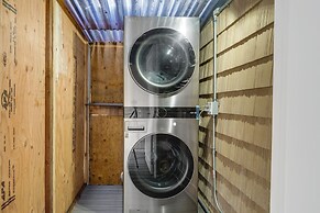 Efficiently Equipped Pacifica Apt - 1 Mi to Beach!