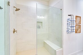 Near Terramar Beach: Home w/ Patio in Galveston