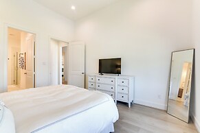 Near Terramar Beach: Home w/ Patio in Galveston