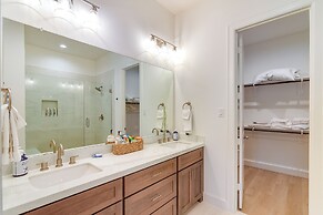 Near Terramar Beach: Home w/ Patio in Galveston