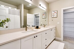 2 Mi to Deer Valley Resort: Townhome w/ Hot Tub