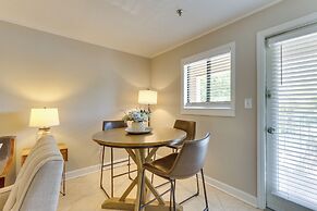 Pools, Beach Access: South Carolina Retreat!