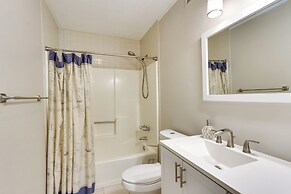 Pools, Beach Access: South Carolina Retreat!