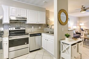 Pools, Beach Access: South Carolina Retreat!