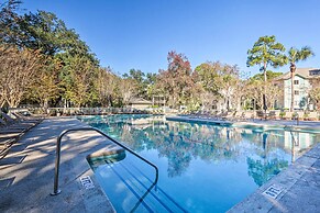 Hilton Head Getaway, Walk to Beach & Golf Course!