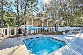 Walk to Beach & Golf Course: Hilton Head Getaway!