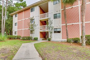 Walk to Beach & Golf Course: Hilton Head Getaway!