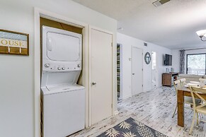 Walk to Beach & Golf Course: Hilton Head Getaway!