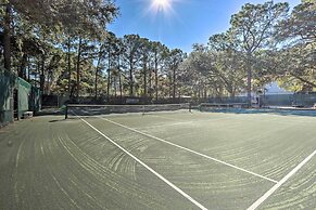 Walk to Beach & Golf Course: Hilton Head Getaway!