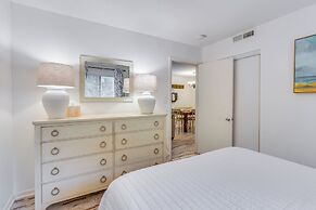 Walk to Beach & Golf Course: Hilton Head Getaway!