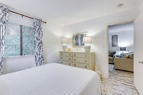 Walk to Beach & Golf Course: Hilton Head Getaway!