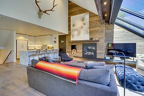 Deer Valley Retreat w/ Hot Tub & Movie Room