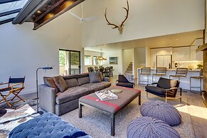 Deer Valley Retreat w/ Hot Tub & Movie Room