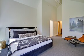 Deer Valley Retreat w/ Hot Tub & Movie Room