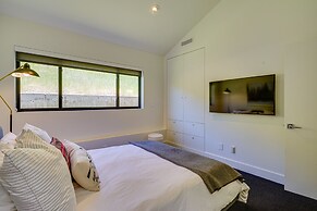 Deer Valley Retreat w/ Hot Tub & Movie Room