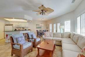 Hilton Head Condo w/ Wet Bar, Near Golf & Beach!