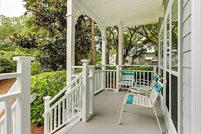 Hilton Head Condo w/ Wet Bar, Near Golf & Beach!