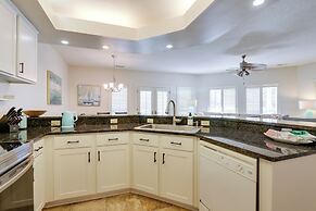 < 1 Mi to Beach: Condo w/ Wet Bar in Hilton Head