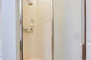 < 1 Mi to Beach: Condo w/ Wet Bar in Hilton Head