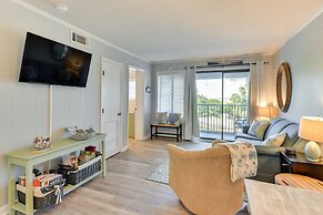 < 1 Mi to Beach: Hilton Head Island Condo w/ Pool!