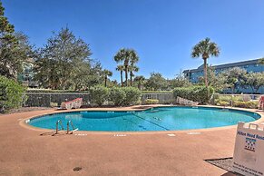 < 1 Mi to Beach: Hilton Head Island Condo w/ Pool!