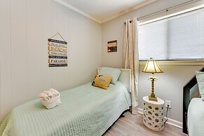 < 1 Mi to Beach: Hilton Head Island Condo w/ Pool!