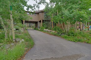 Hot Tub & Ski Shuttle: Rustic Breckenridge Retreat