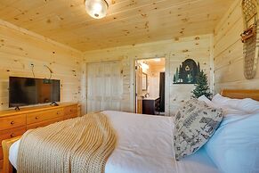 Gorgeous Gatlinburg Cabin: Large Deck & Hot Tub!