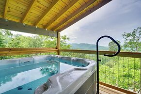 Gorgeous Gatlinburg Cabin: Large Deck & Hot Tub!