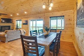 Gorgeous Gatlinburg Cabin: Large Deck & Hot Tub!
