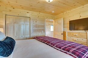 Gorgeous Gatlinburg Cabin: Large Deck & Hot Tub!