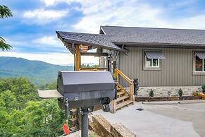 Gorgeous Gatlinburg Cabin: Large Deck & Hot Tub!