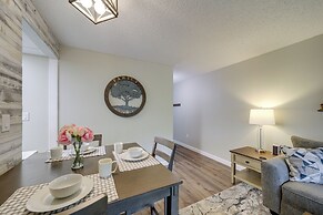 Stylish Gatlinburg Condo w/ Pool: Walk Downtown!