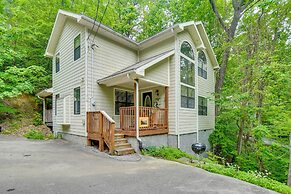 Gatlinburg Vacation Rental: Balcony w/ Hot Tub!