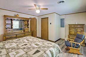 Charming Gatlinburg Home: Pets & Families Welcome!