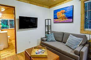 Adorable A-frame Cabin, Steps to Lake Cushman!